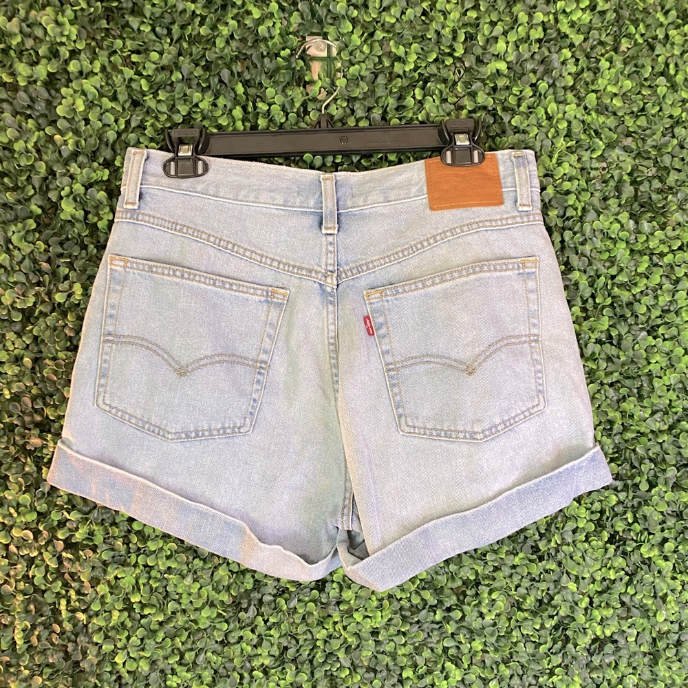 Levi’s High waisted Shorts